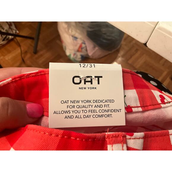 OAT New York High Rise Wide Leg Cherry Cropped Jeans Red Womens Size 12/31 NWT - Picture 7 of 7